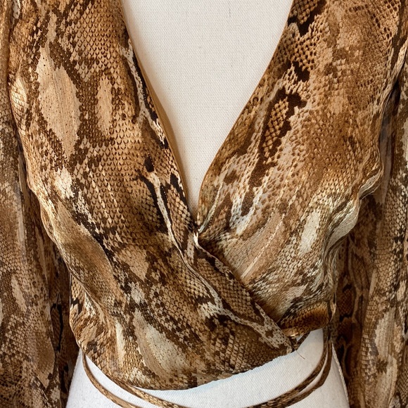 Crop top - Picture 2 of 5